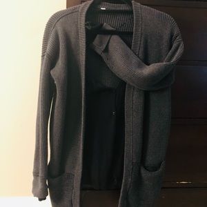 Lululemon charcoal double grey knit sweater. Size 6-8
